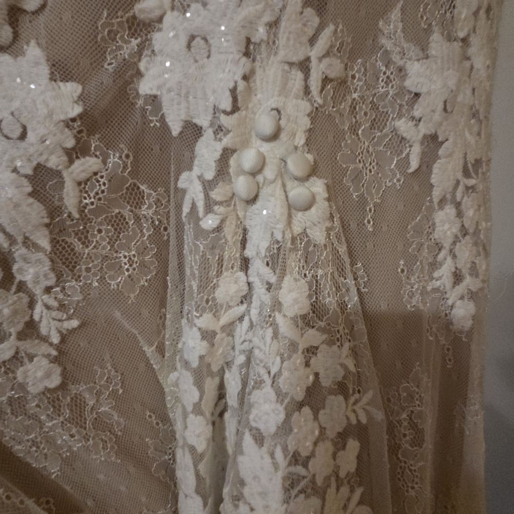 Stella York Lace Wedding Dress - Picture 5 of 6